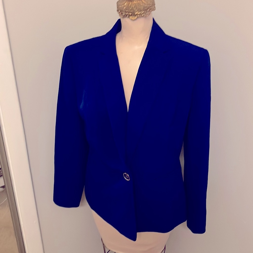 Kasper royal blue suit jacket.